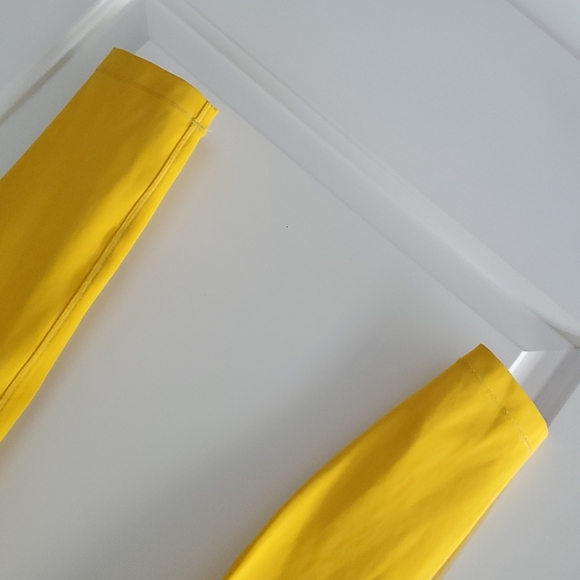 Bright yellow workout/yoga leggings! - Picture 5 of 7